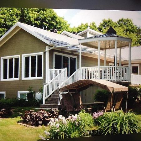 Lotbiniere Les Saisons Du Fleuve Bed & Breakfast エクステリア 写真