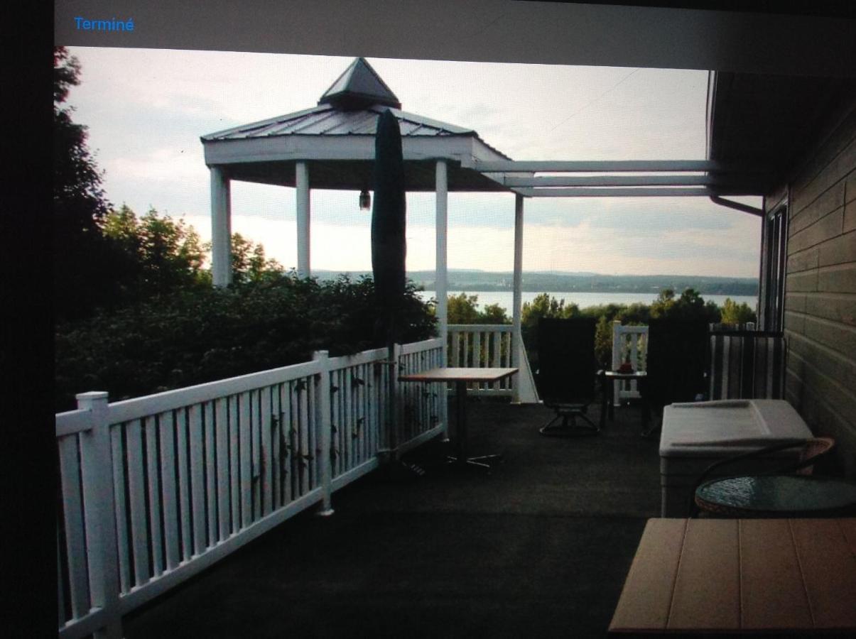 Lotbiniere Les Saisons Du Fleuve Bed & Breakfast エクステリア 写真