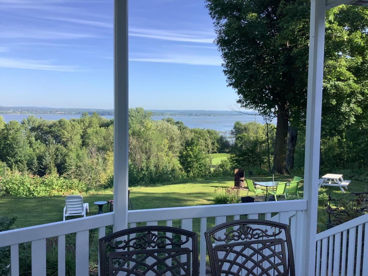 Lotbiniere Les Saisons Du Fleuve Bed & Breakfast エクステリア 写真