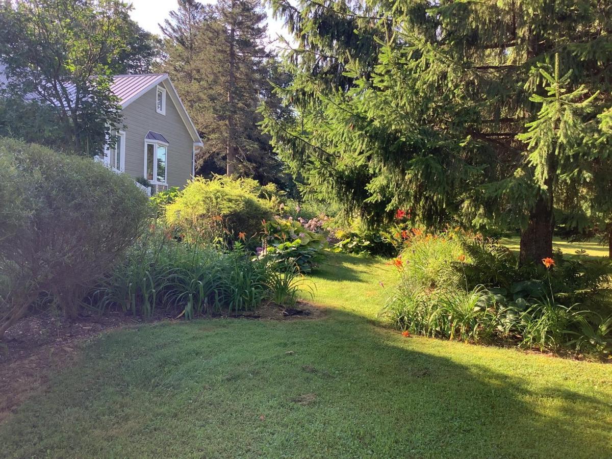 Lotbiniere Les Saisons Du Fleuve Bed & Breakfast エクステリア 写真