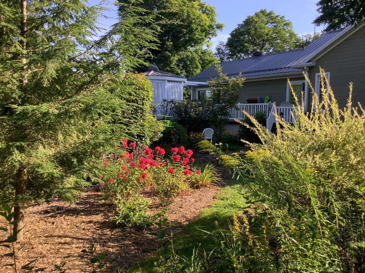 Lotbiniere Les Saisons Du Fleuve Bed & Breakfast エクステリア 写真
