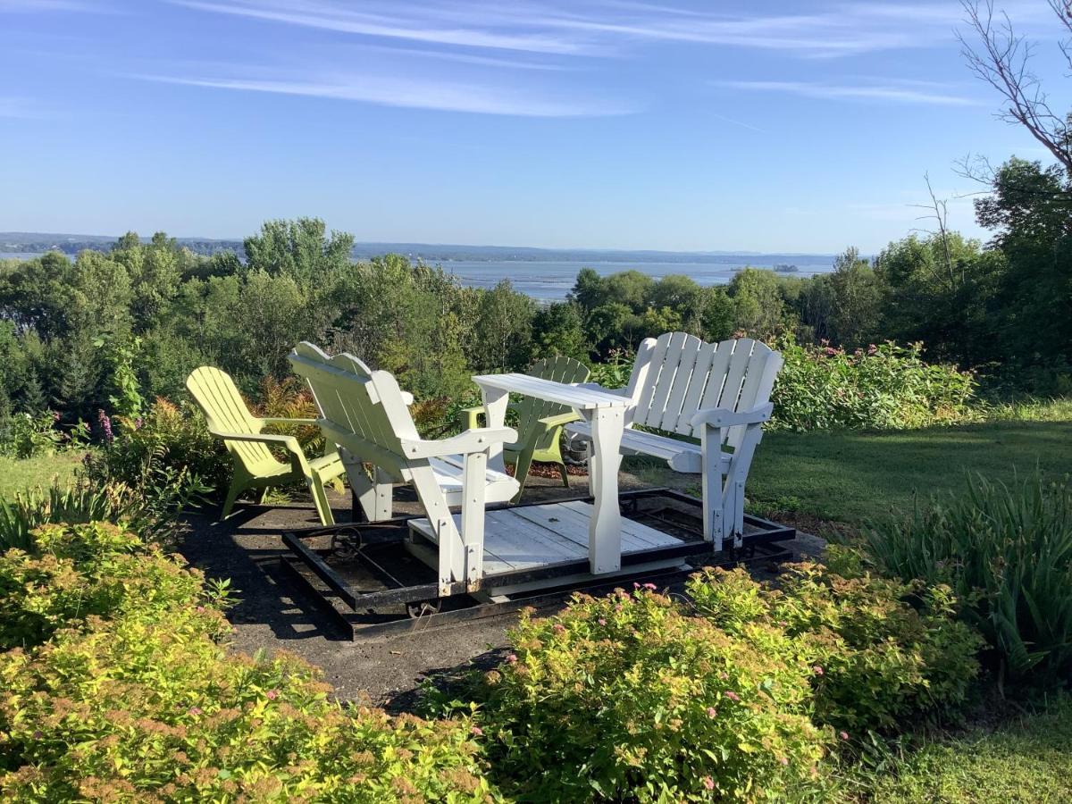 Lotbiniere Les Saisons Du Fleuve Bed & Breakfast エクステリア 写真