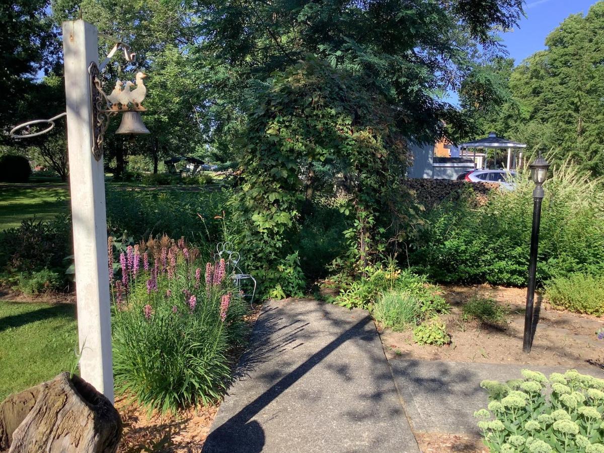 Lotbiniere Les Saisons Du Fleuve Bed & Breakfast エクステリア 写真